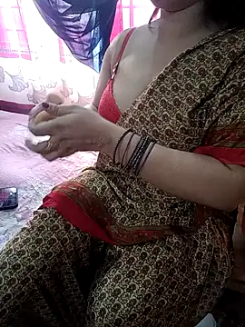 Snapshot of Beauty_Queen_Soniya chatting on 11/13/25, 08:57 Beauty Queen Soniya online show from 11/13/25, 08:57