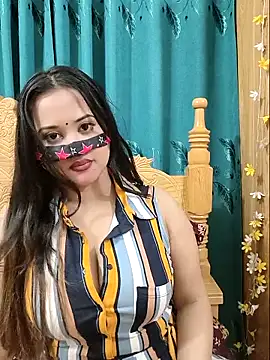 Beauty Queen Soniya online show from 04/13/26, 09:31