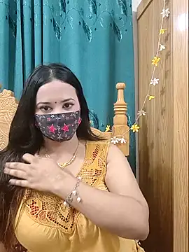Snapshot of Beauty_Queen_Soniya chatting on 04/18/26, 06:23 Beauty Queen Soniya online show from 04/18/26, 06:23