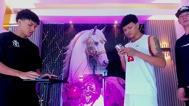 Snapshot of _Gods_of_Olympus_ chatting on 12/05/25, 04:43 Gods of Olympus online show from 12/05/25, 04:43