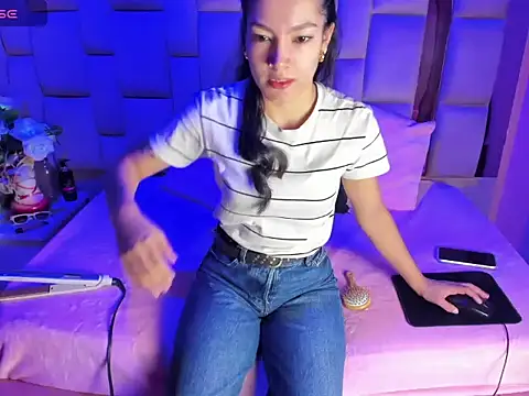 Snapshot of Gisell_Squirt_ chatting on 11/15/25, 12:34 Gisell Squirt online show from 11/15/25, 12:34