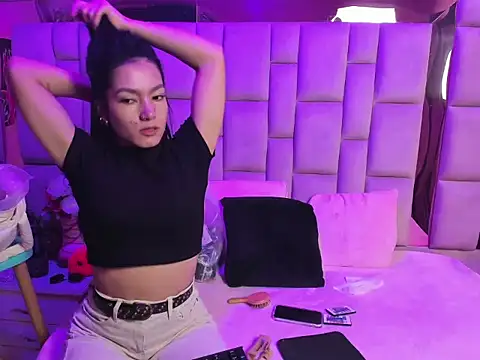 Snapshot of Gisell_Squirt_ chatting on 11/19/25, 12:16 Gisell Squirt online show from 11/19/25, 12:16