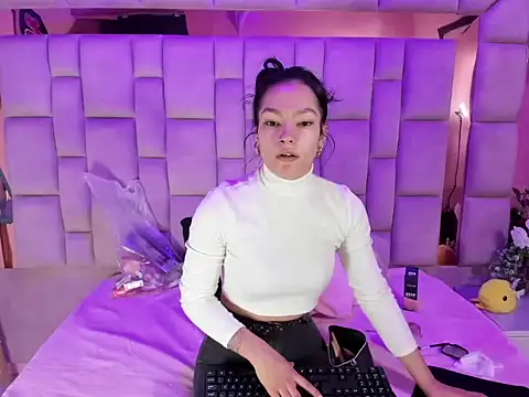 Snapshot of Gisell_Squirt_ chatting on 11/27/25, 12:40 Gisell Squirt online show from 11/27/25, 12:40