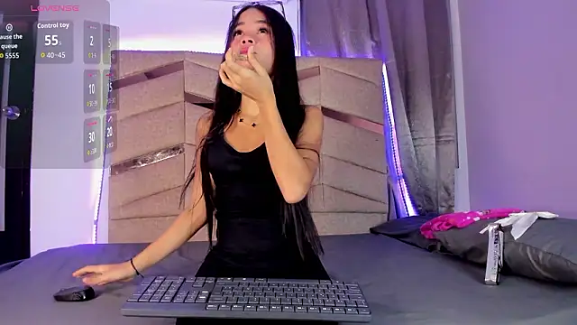 Isis Blaze online show from 02/15/26, 03:36