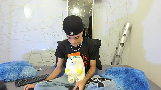 JacobBlackwell  online show from 12/19/25, 07:21