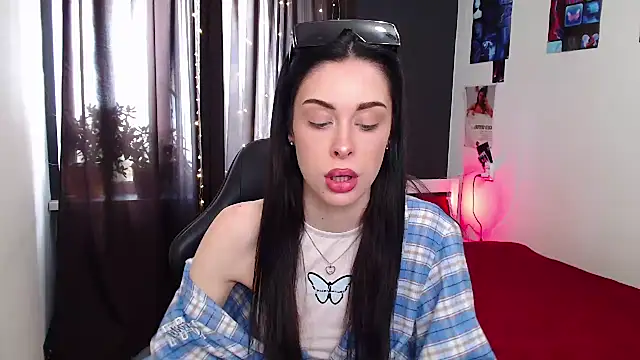 ariel is on vacation online show from 10/21/25, 08:04