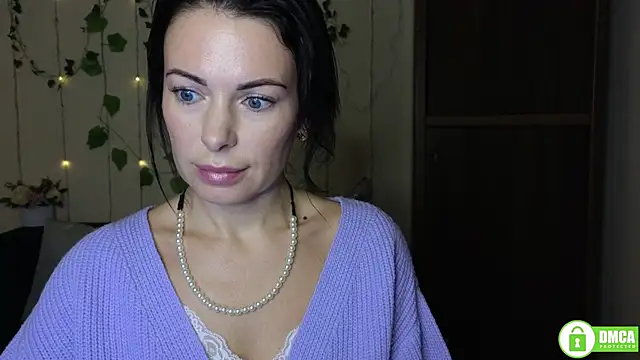 Rita lovvylyou online show from 10/14/25, 11:22