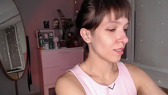 Snapshot of YourHotExSAndra chatting on 10/08/25, 06:38 YourHotExSAndra online show from 10/08/25, 06:38