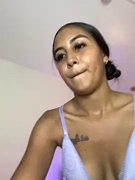 Snapshot of Luna_star3 chatting on 10/29/25, 07:04 Luna star3 online show from 10/29/25, 07:04