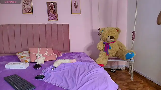 Snapshot of little_ellie_1 chatting on 02/12/26, 08:48 little ellie 1 online show from 02/12/26, 08:48