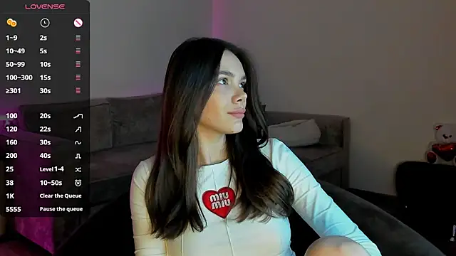 Snapshot of LeanaWILL chatting on 10/17/25, 07:49 LeanaWILL online show from 10/17/25, 07:49