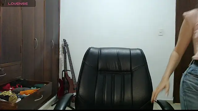 CarlaLorez online show from 03/17/26, 01:10