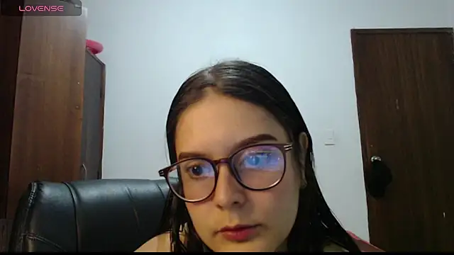 CarlaLorez online show from 06/14/26, 09:50