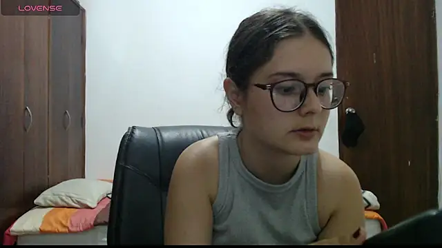 CarlaLorez online show from 07/03/26, 11:44