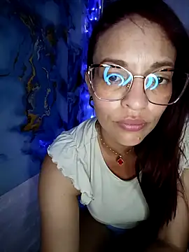 Snapshot of cerecita_anna chatting on 05/04/26, 08:05 cerecita anna online show from 05/04/26, 08:05
