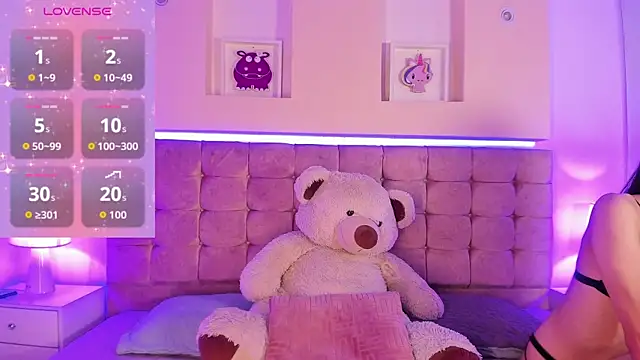 Snapshot of Naya_Velvet chatting on 11/13/25, 08:41 Naya Velvet online show from 11/13/25, 08:41