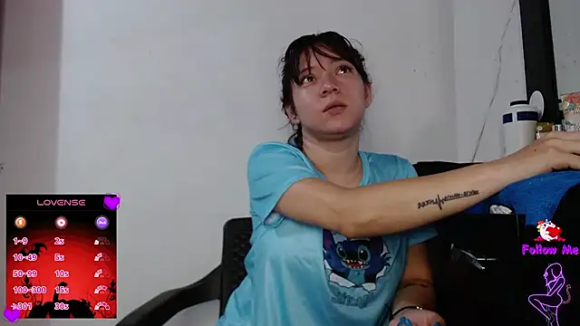 Snapshot of Damara_Rolands- chatting on 10/25/25, 06:13 Damara Rolands- online show from 10/25/25, 06:13