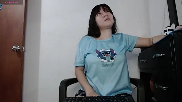 Snapshot of Damara_Rolands- chatting on 11/01/25, 06:43 Damara Rolands- online show from 11/01/25, 06:43