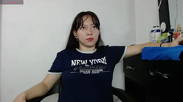 Snapshot of Damara_Rolands- chatting on 11/07/25, 06:41 Damara Rolands- online show from 11/07/25, 06:41