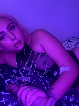 Snapshot of zara_bellexx chatting on 11/06/25, 06:20 zara bellexx online show from 11/06/25, 06:20