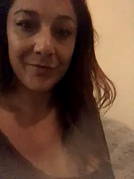 Snapshot of AmeliaAnale8 chatting on 10/07/25, 12:08 AmeliaAnale8 online show from 10/07/25, 12:08