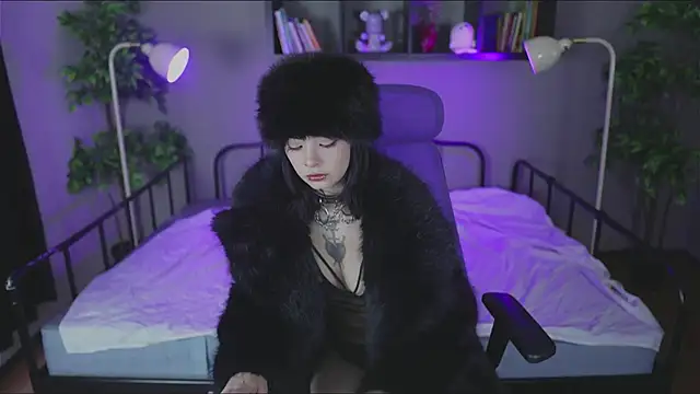 Snapshot of Bayonetta_doll chatting on 11/13/25, 09:14 Bayonetta doll online show from 11/13/25, 09:14