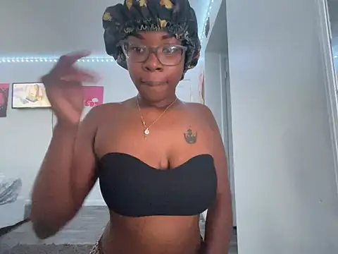 Snapshot of twerkaholic120 chatting on 10/21/25, 03:46 twerkaholic120 online show from 10/21/25, 03:46