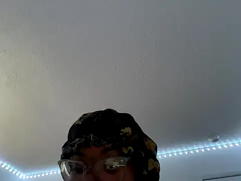 Snapshot of twerkaholic120 chatting on 11/06/25, 05:14 twerkaholic120 online show from 11/06/25, 05:14