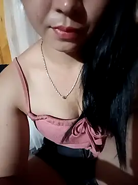 Snapshot of miemie-xx chatting on 10/14/25, 02:07 miemie-xx online show from 10/14/25, 02:07