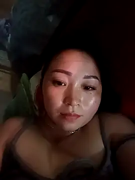 Snapshot of miemie-xx chatting on 10/20/25, 01:06 miemie-xx online show from 10/20/25, 01:06