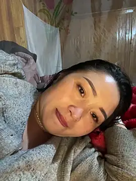 Snapshot of miemie-xx chatting on 11/03/25, 03:13 miemie-xx online show from 11/03/25, 03:13