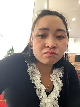 Snapshot of miemie-xx chatting on 11/21/25, 07:07 miemie-xx online show from 11/21/25, 07:07