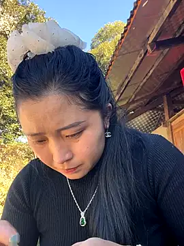 Snapshot of miemie-xx chatting on 11/30/25, 07:12 miemie-xx online show from 11/30/25, 07:12