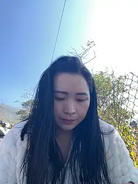 Snapshot of miemie-xx chatting on 12/01/25, 06:18 miemie-xx online show from 12/01/25, 06:18