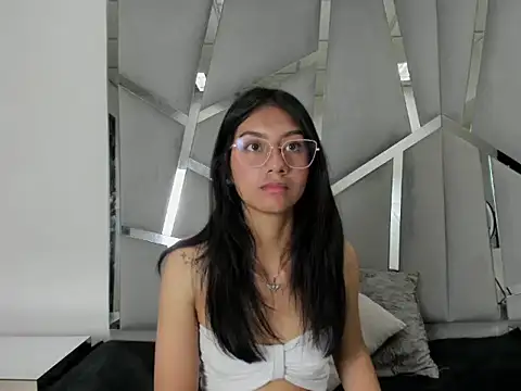 Mia clark18 online show from 10/21/25, 09:04