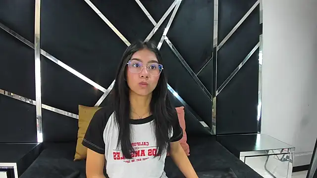 Mia clark18 online show from 10/29/25, 02:52