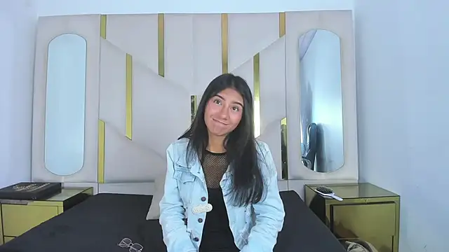 Mia clark18 online show from 11/16/25, 08:14