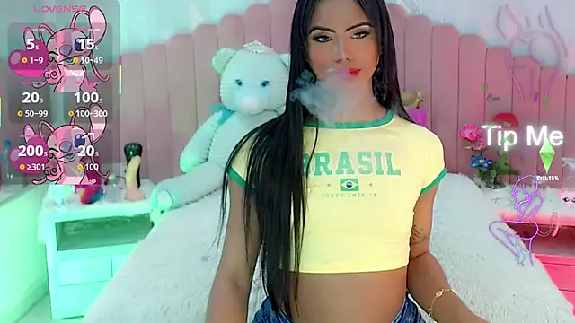 Snapshot of amber_maldonado chatting on 10/29/25, 05:20 amber maldonado online show from 10/29/25, 05:20