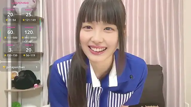 Snapshot of mai-chan_ chatting on 10/25/25, 02:19 mai-chan online show from 10/25/25, 02:19