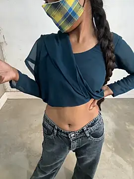 Snapshot of Rani_hot2 chatting on 10/16/25, 07:53 Rani hot2 online show from 10/16/25, 07:53