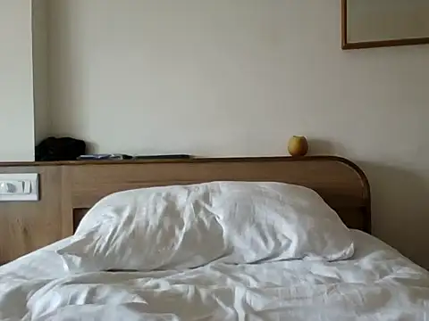 Snapshot of Raj-Varma chatting on 11/27/25, 09:44 Raj-Varma online show from 11/27/25, 09:44