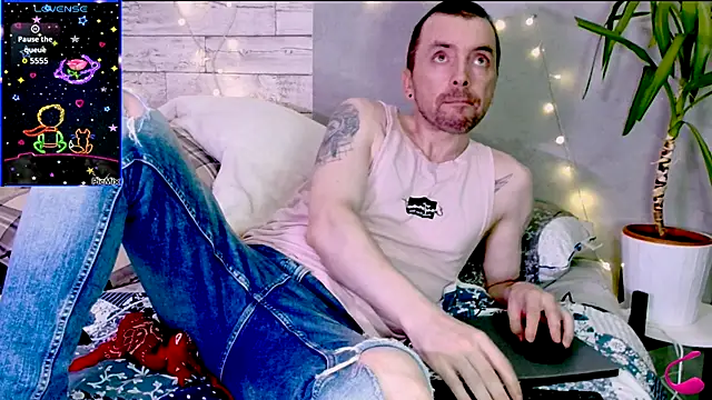 Snapshot of Markus_Rivas chatting on 10/26/25, 11:53 Markus Rivas online show from 10/26/25, 11:53