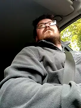 Snapshot of czechguy chatting on 10/07/25, 12:57 czechguy online show from 10/07/25, 12:57