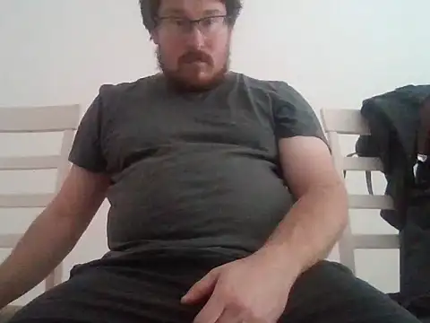 Snapshot of czechguy chatting on 11/25/25, 11:43 czechguy online show from 11/25/25, 11:43