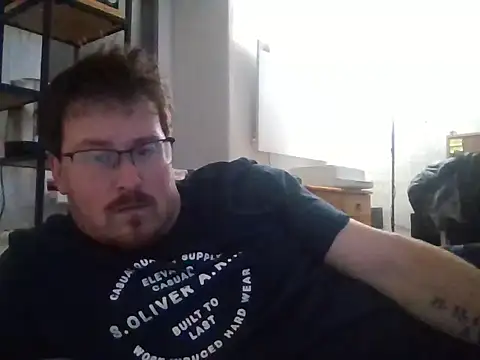 Snapshot of czechguy chatting on 12/14/25, 04:34 czechguy online show from 12/14/25, 04:34