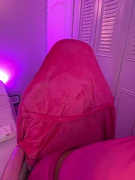 Snapshot of Kiity- chatting on 11/13/25, 11:14 Kiity- online show from 11/13/25, 11:14