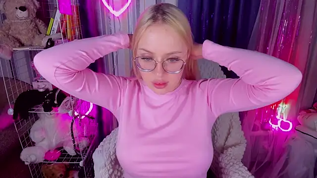 CeaneLino online show from 04/13/26, 04:56