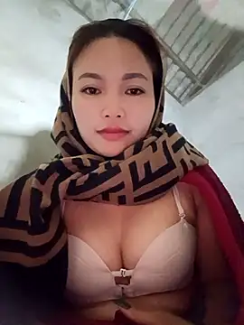 Snapshot of Rabbit-small chatting on 11/27/25, 08:22 Rabbit-small online show from 11/27/25, 08:22