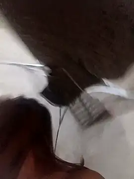 Snapshot of Rabbit-small chatting on 12/19/25, 09:33 Rabbit-small online show from 12/19/25, 09:33