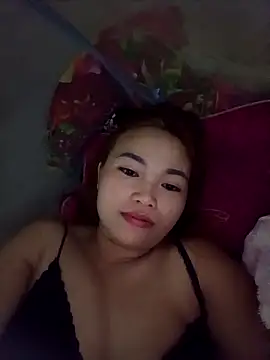 Snapshot of Rabbit-small chatting on 12/20/25, 10:17 Rabbit-small online show from 12/20/25, 10:17